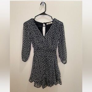 Hint of Blush, Floral Romper. Size Small.